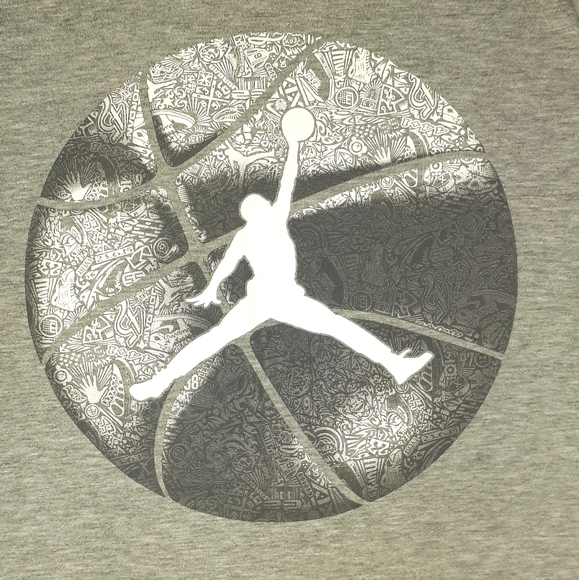 Boys Jordan tshirt - Picture 2 of 2